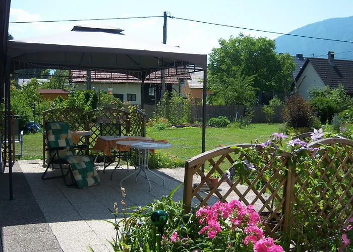 Haus Tapestry Noetsch